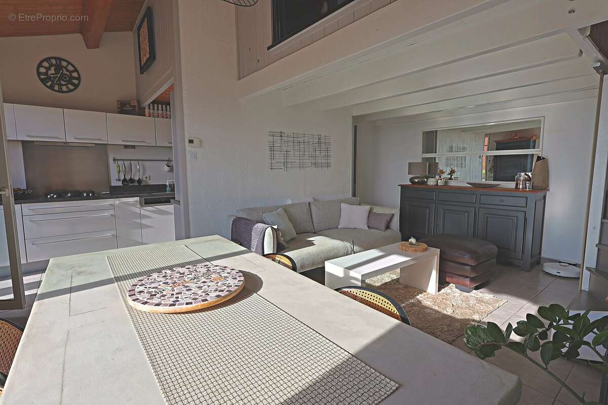 Appartement à VALBONNE