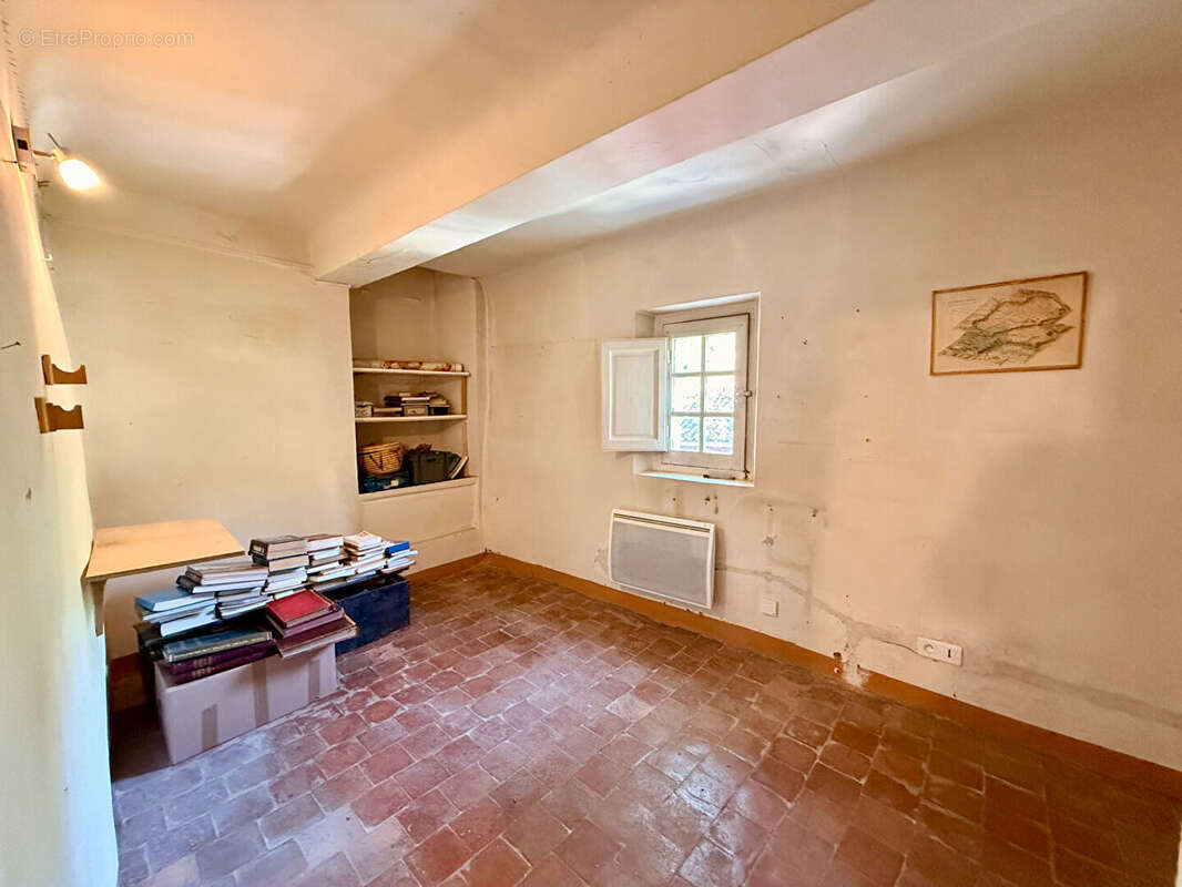 Maison de village R+3 T5 avec petite maisonnette de 19m2 à rénover - photo 12