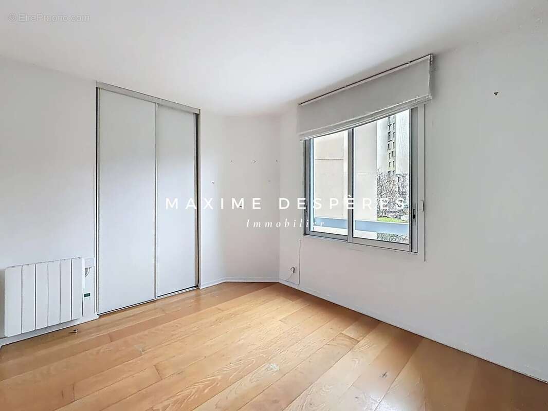 Appartement à COURBEVOIE
