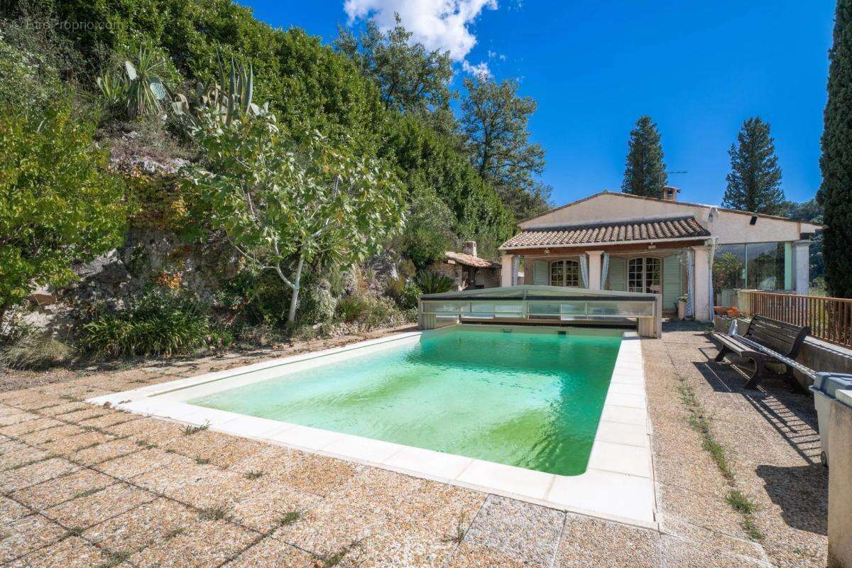 Maison à VALBONNE