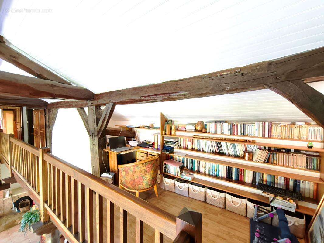 Propriété 200 m2 avec étang, piscine sur 5 hectares - photo 6