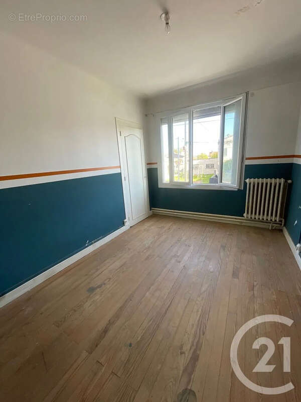 Maison 166 m² à Saint-Aigulin  - photo 4