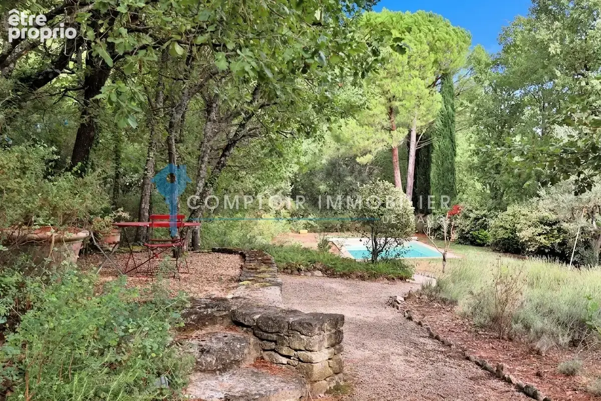 Dept 84 - Goult - Ravissante et atypique propriété en pierre 150 m2 + terrain avec garage et piscine non atten - photo 5