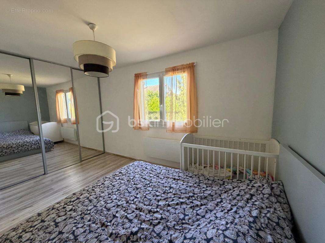Maison plain-pied 112m² avec 4 chambres sur 1760m² de terrain avec parcelle constructible - photo 5