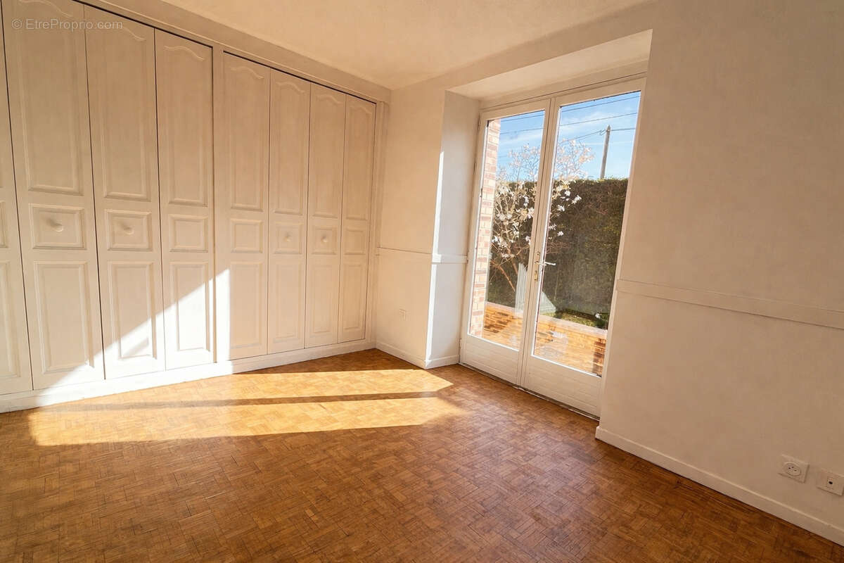 Maison à MONTEREAU-FAULT-YONNE