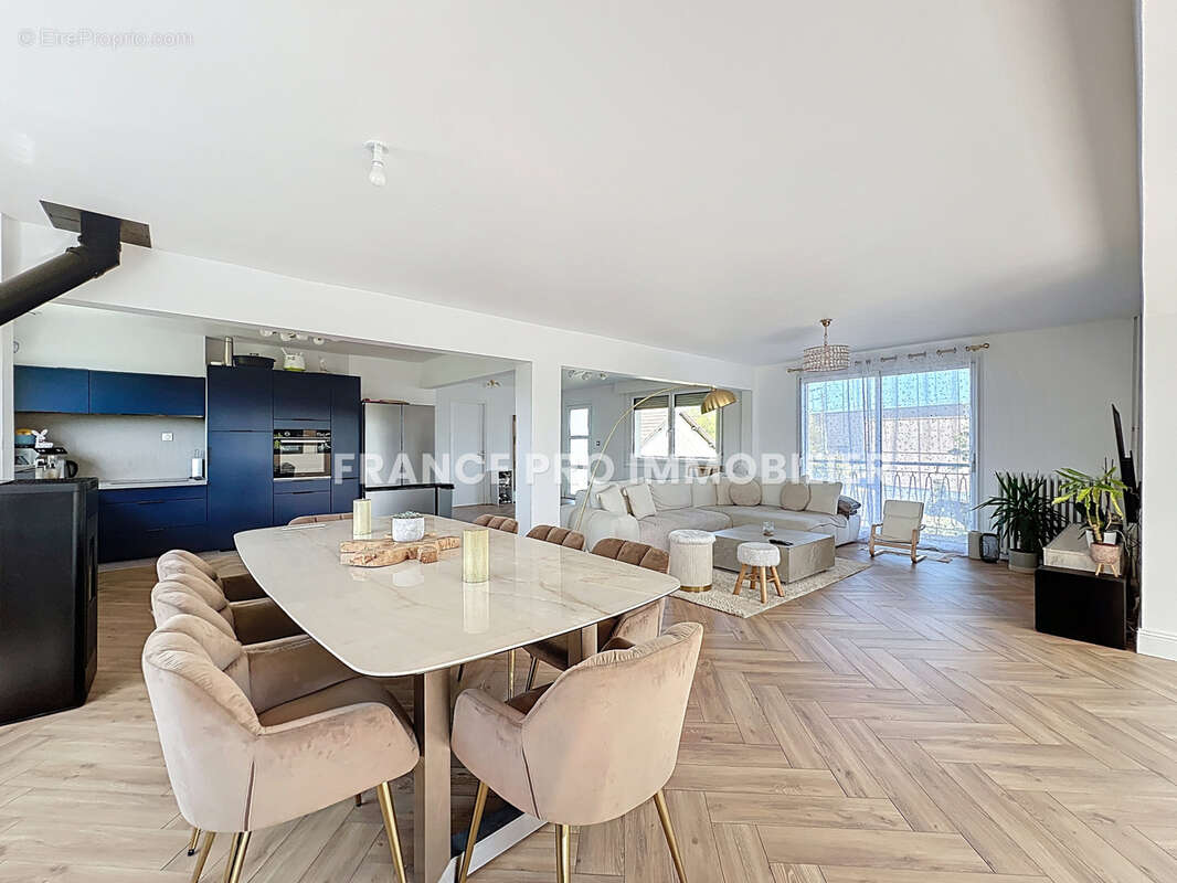 Maison à QUERQUEVILLE