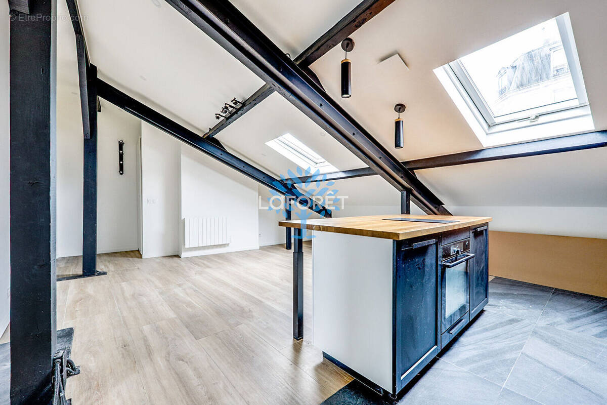 Appartement à PARIS-20E