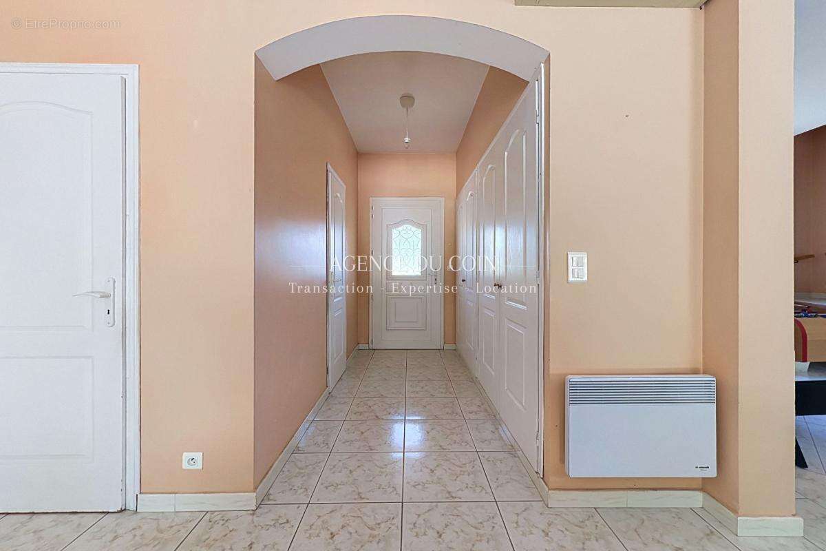 Le Muy 83490 Vaste villa familiale au calme absolu avec pisc - photo 16