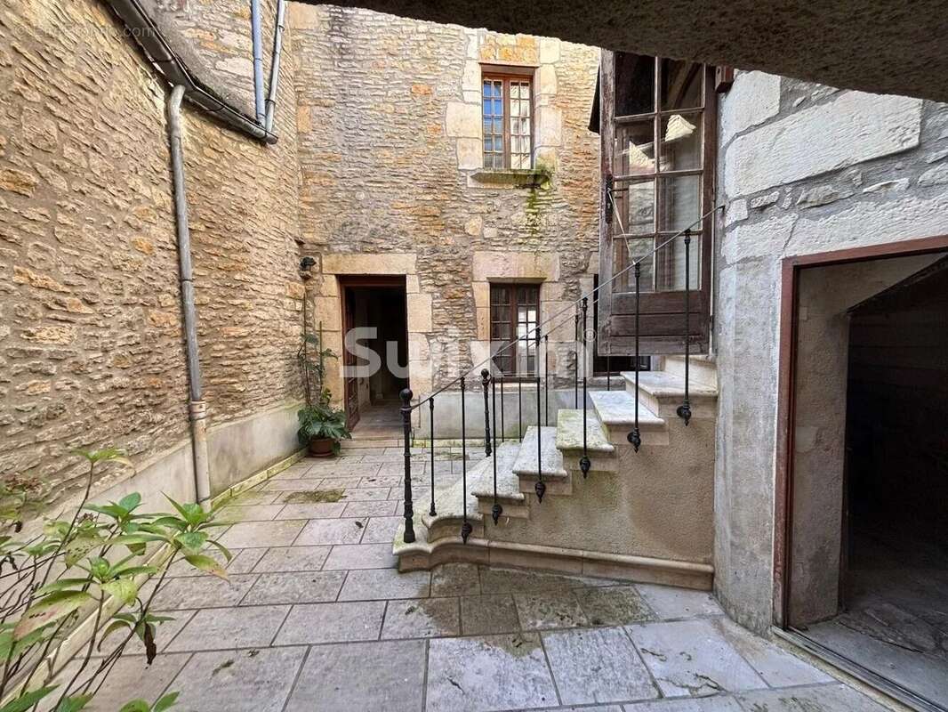 Propriété de caractère de 268 m² avec tour médiévale - photo 10