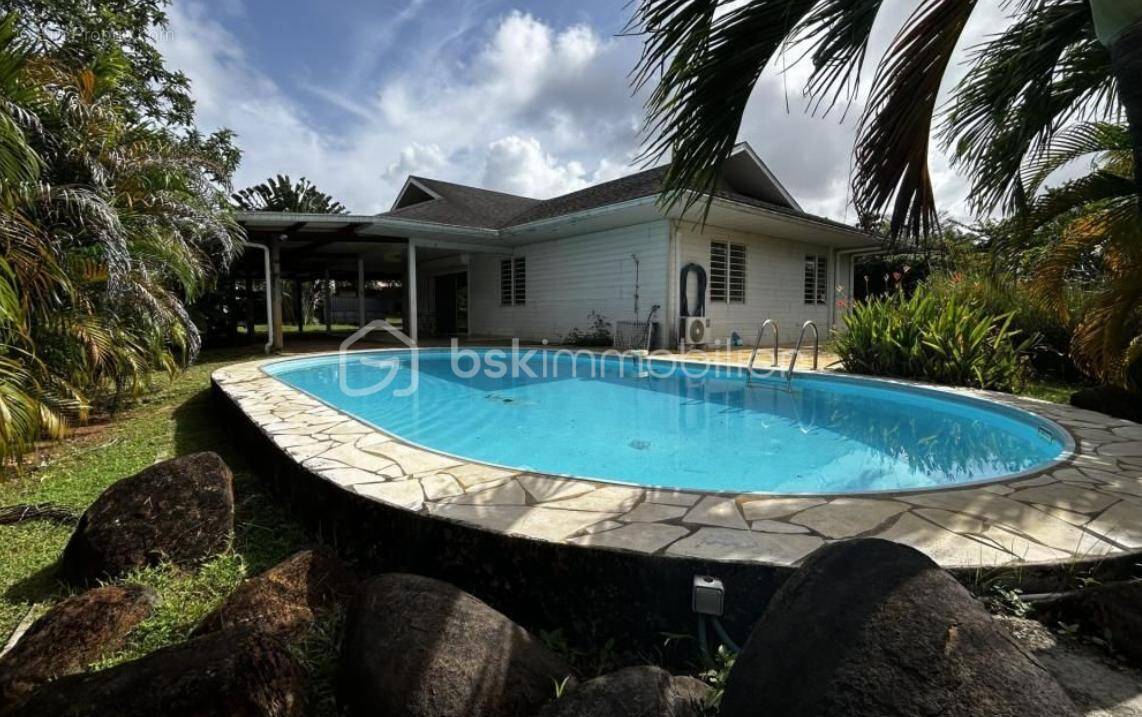 Maison à REMIRE-MONTJOLY