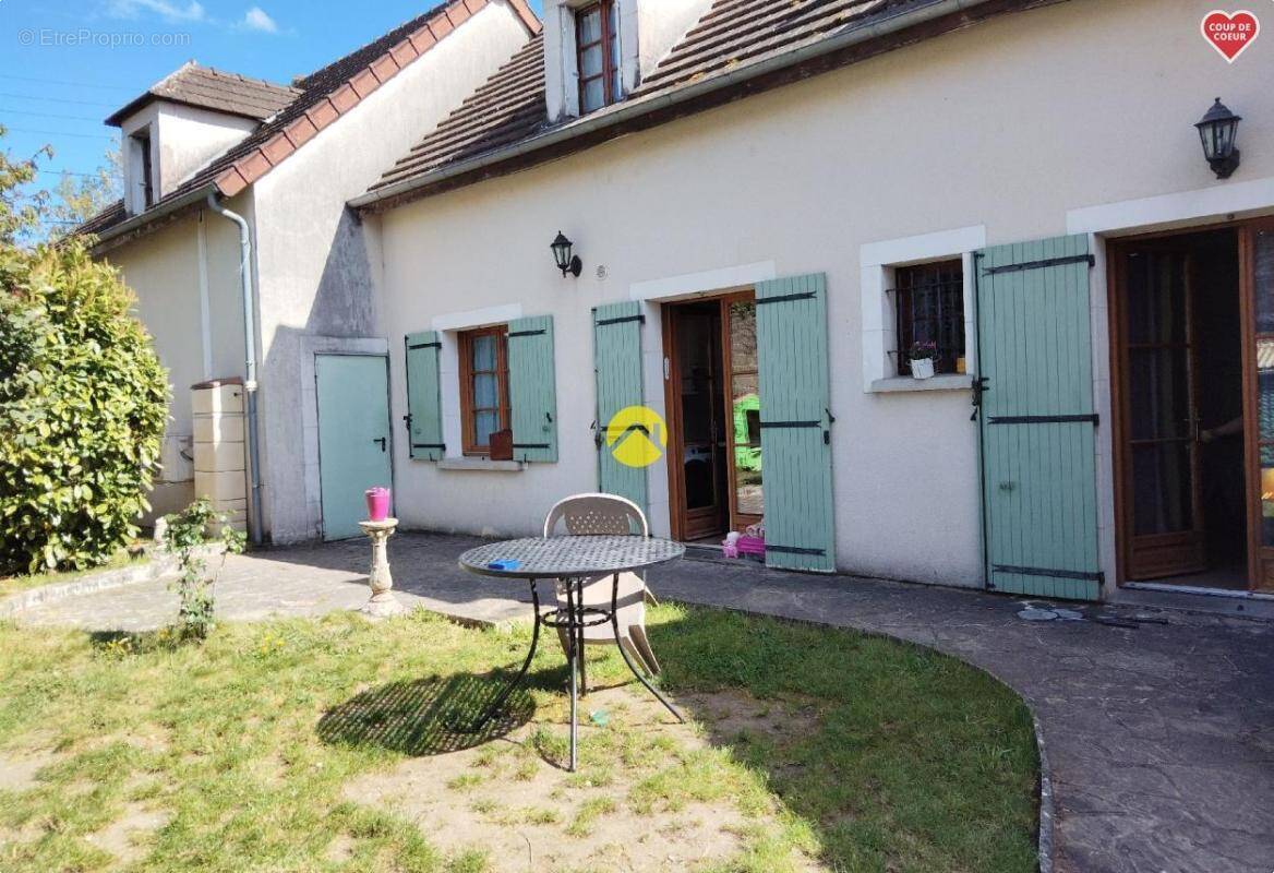 Maison à SAINT-AMAND-MONTROND