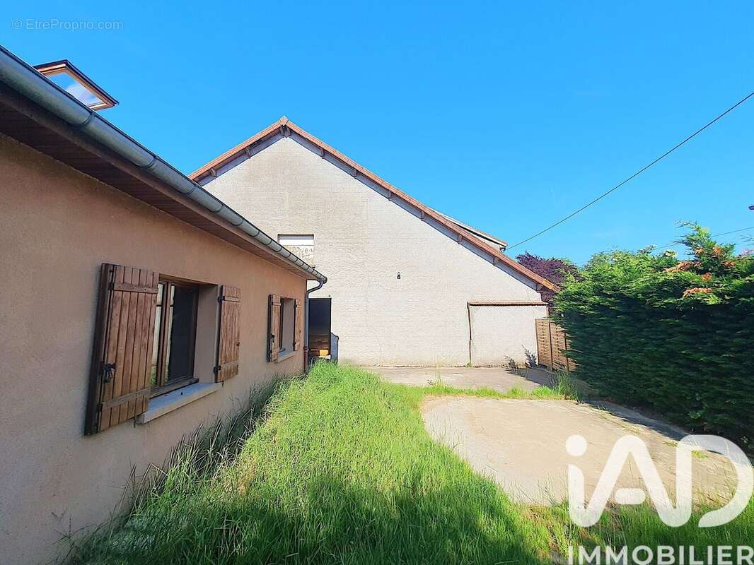 Maison 184 m² à Conflans-Sur-Lanterne  - photo 4
