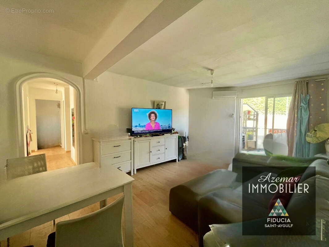 Appartement à SALERNES