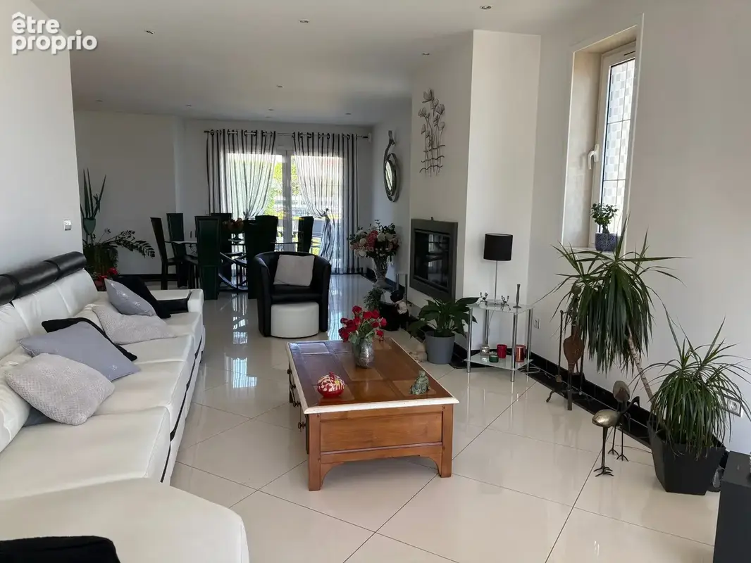 Maison 200 m² à Yerres  - photo 4