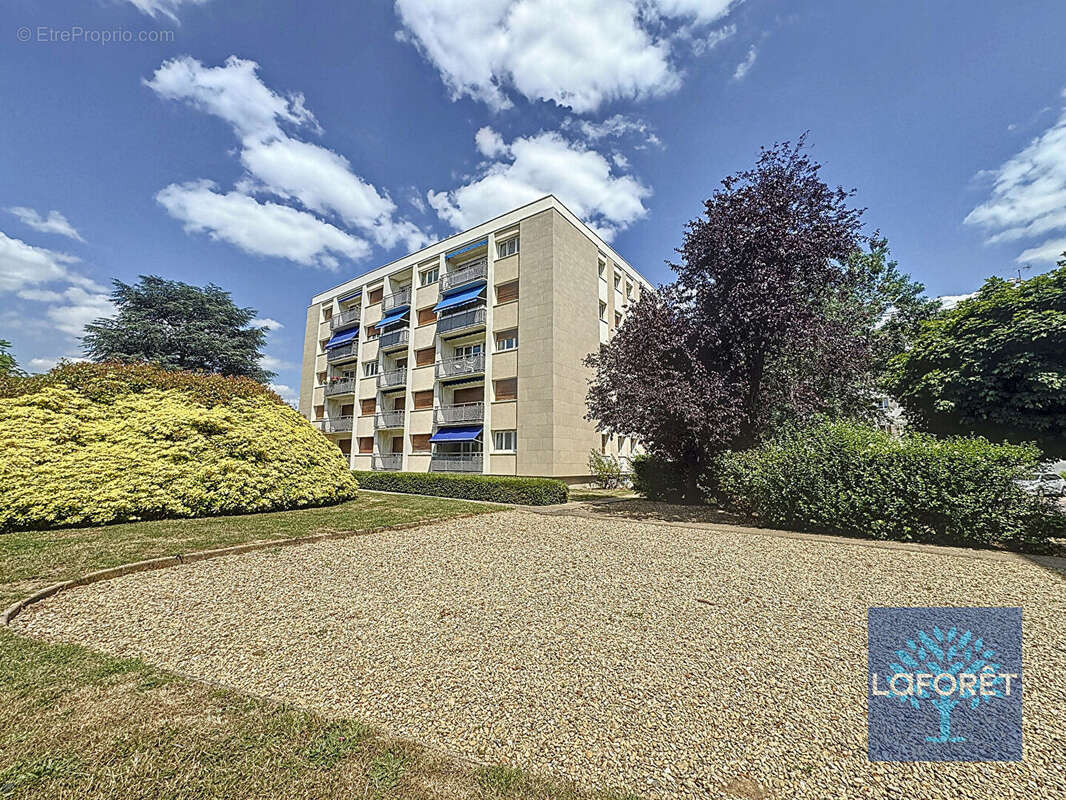 Appartement à CHILLY-MAZARIN