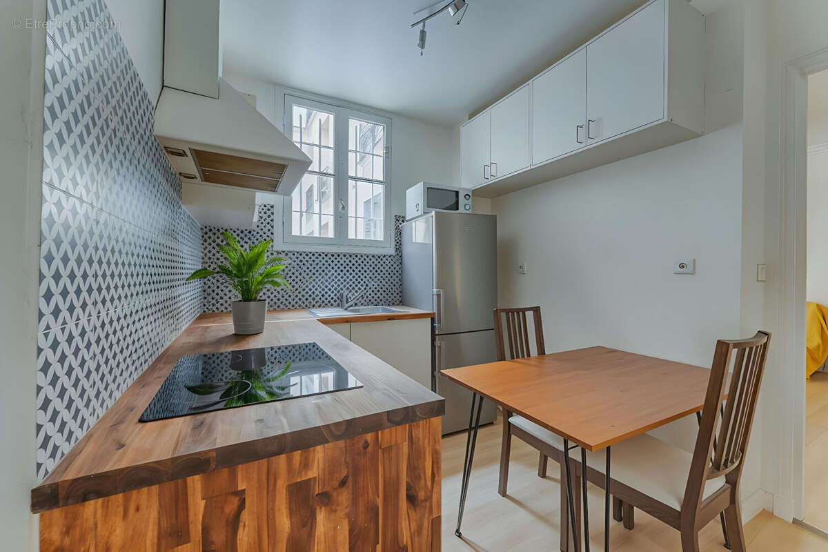 Appartement à PARIS-10E