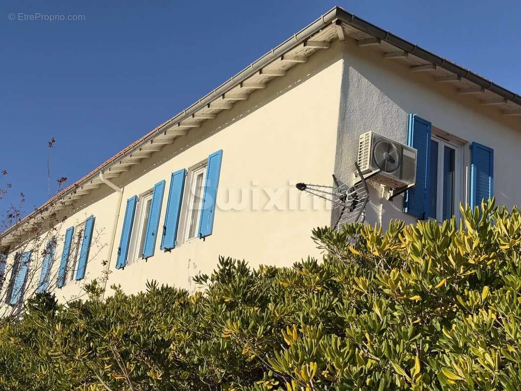 Terrain à VALLAURIS