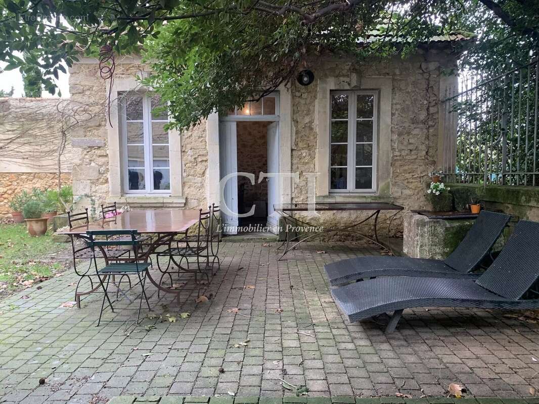 Maison à VAISON-LA-ROMAINE