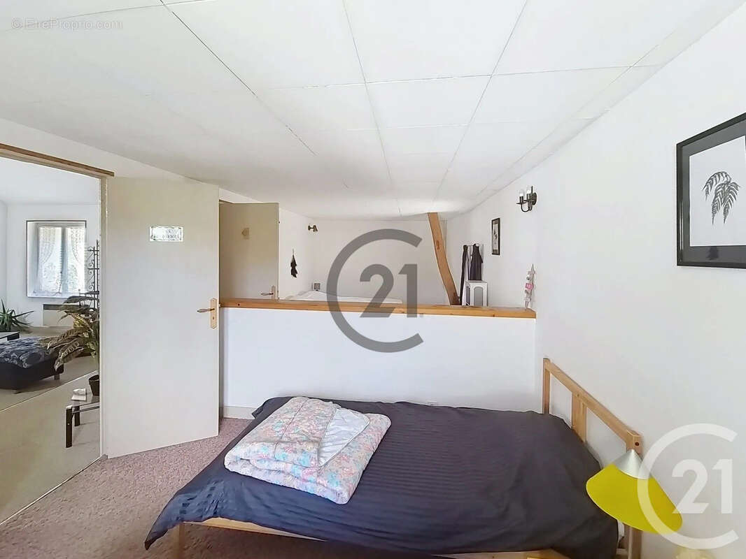 Maison 296 m² à Escamps  - photo 12