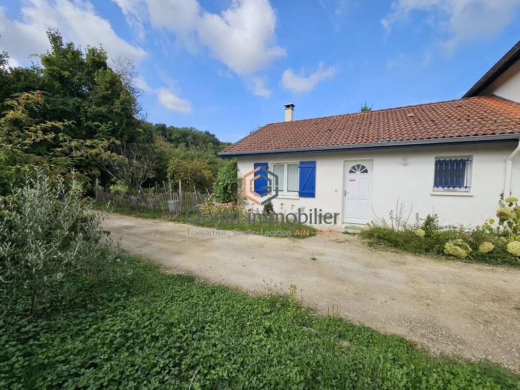 Maison à MORESTEL
