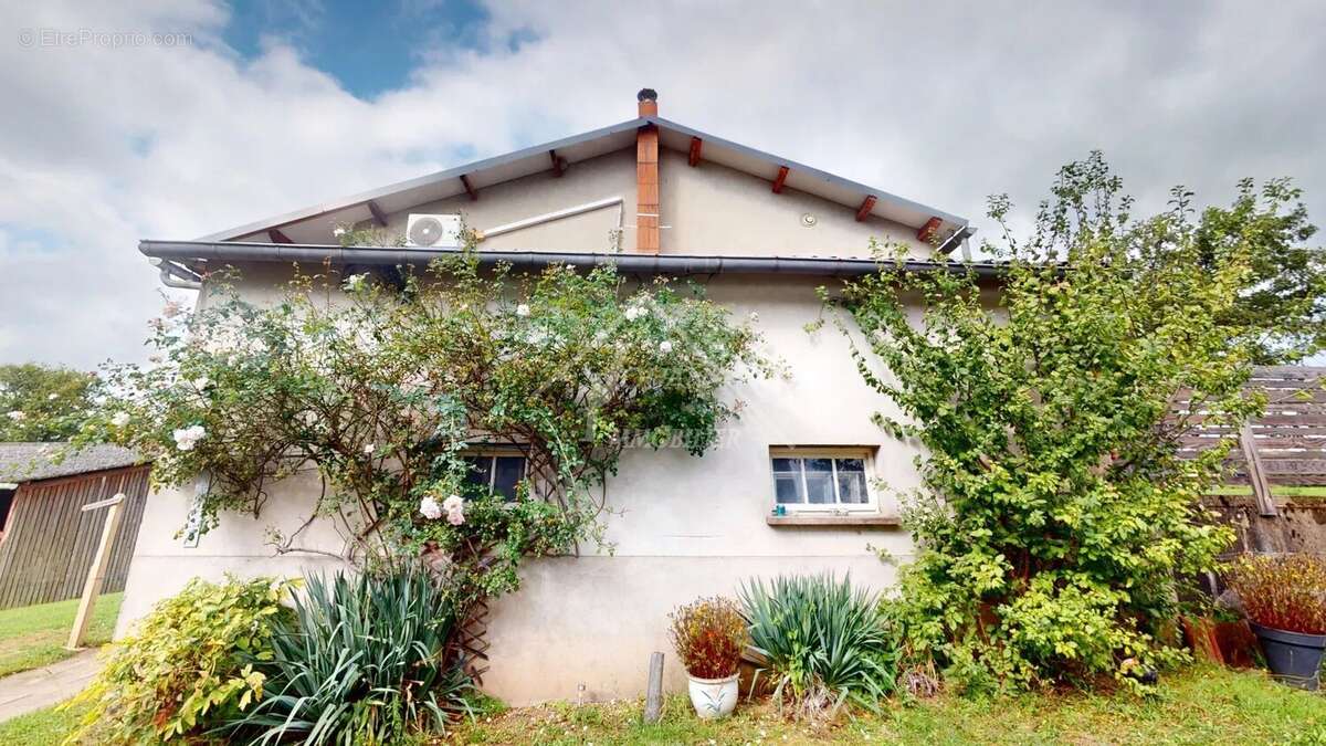 Maison à SAINT-BONNET-TRONCAIS