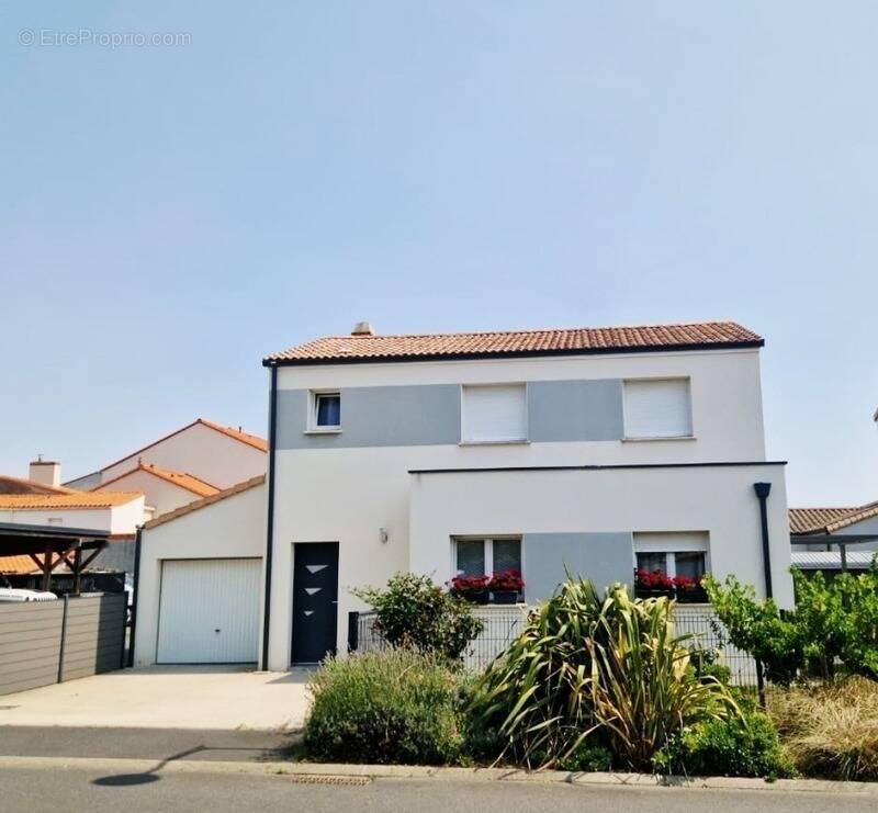 Maison à LE LOROUX-BOTTEREAU