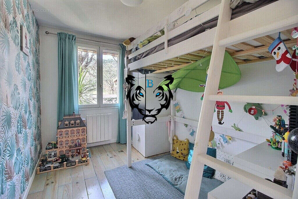 Maison à BAGNOLS-EN-FORET