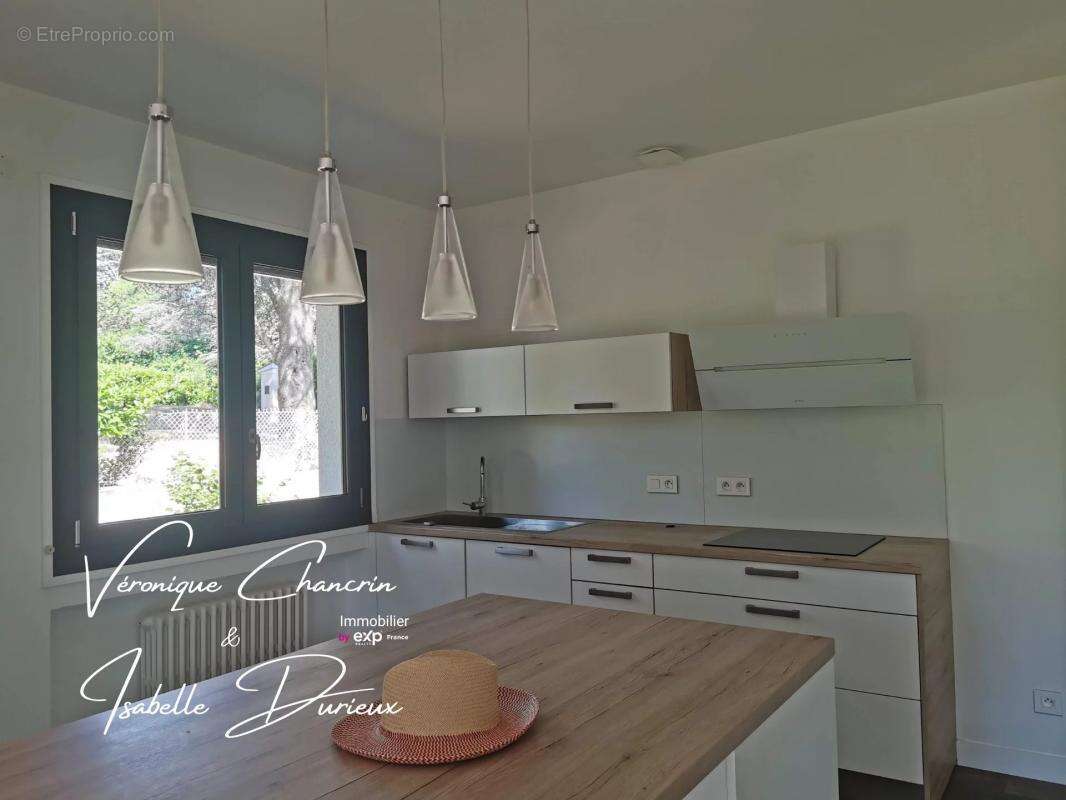 Maison à SAINT-GENIS-LAVAL