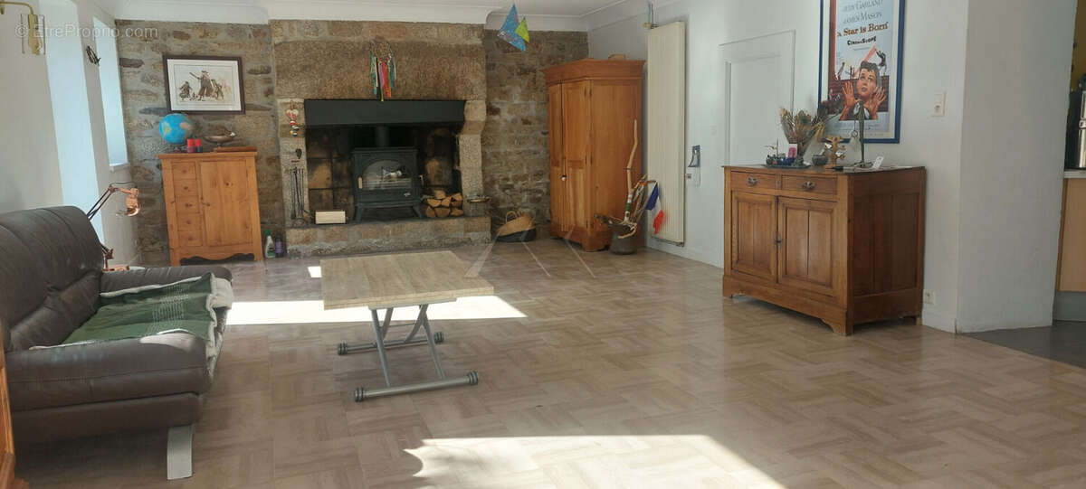 Maison à ERGUE-GABERIC