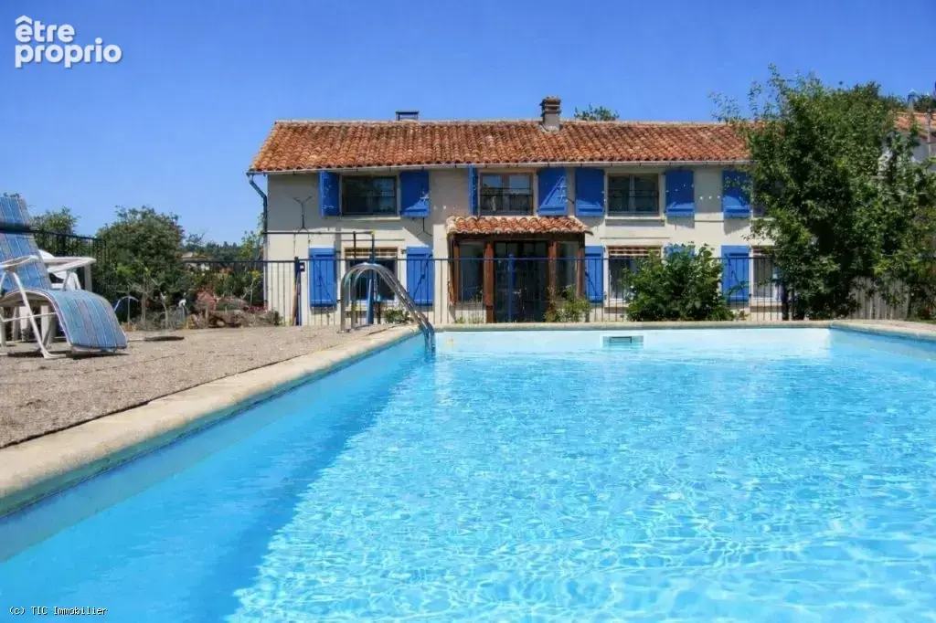 Maison à NANTEUIL-EN-VALLEE