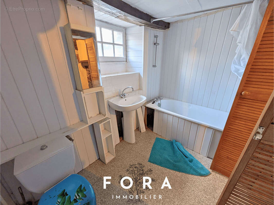 Maison à SAINT-PIERRE-DU-REGARD