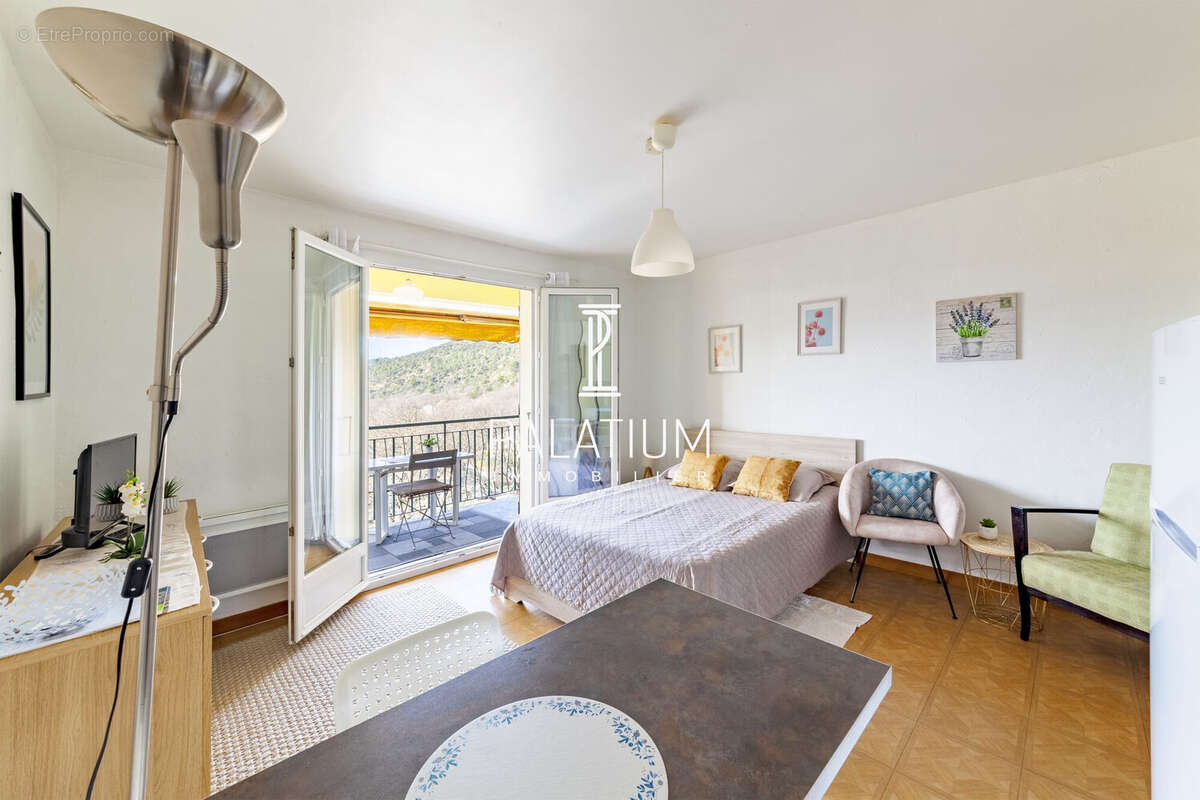 Appartement à GREOUX-LES-BAINS