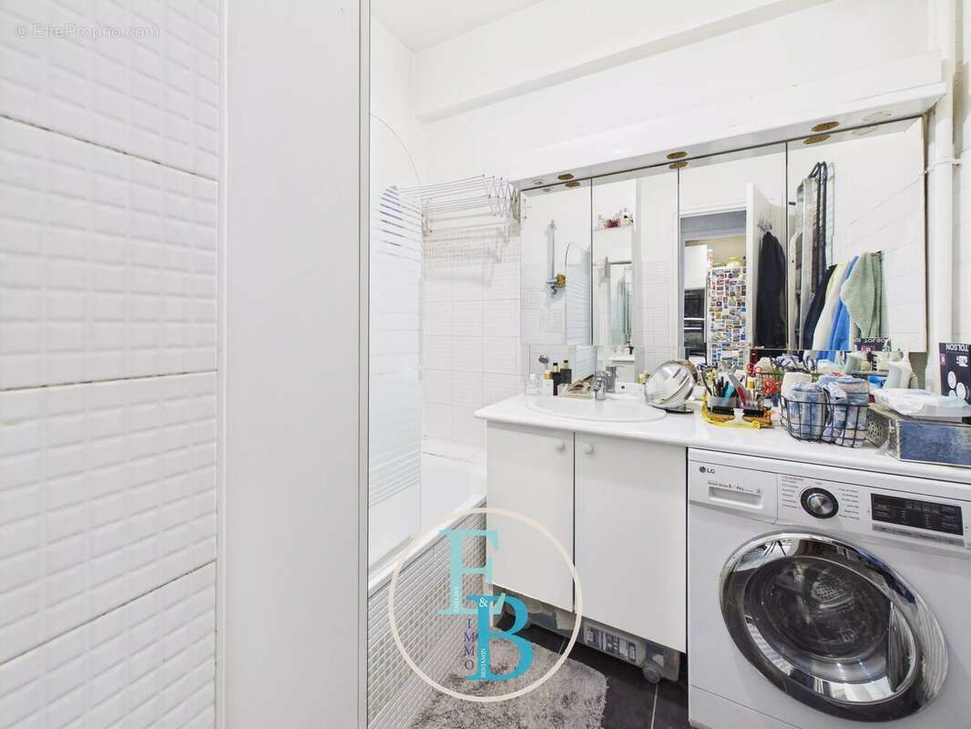 Appartement à PARIS-17E