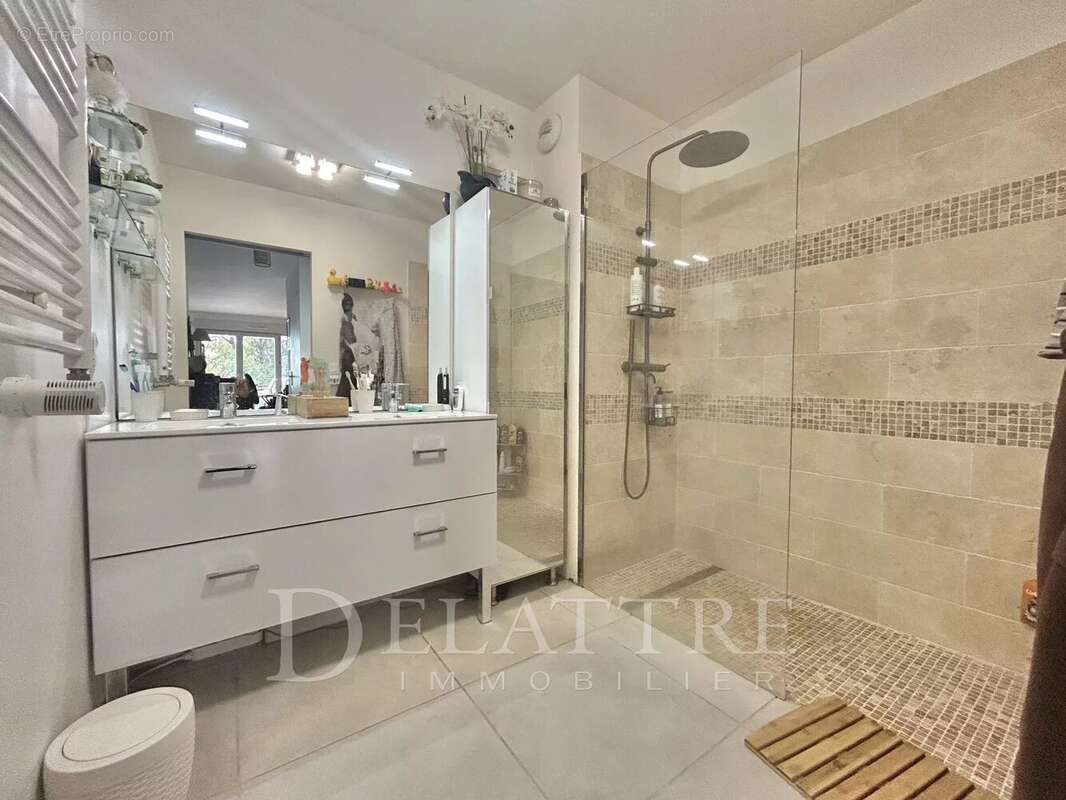Appartement à OPIO