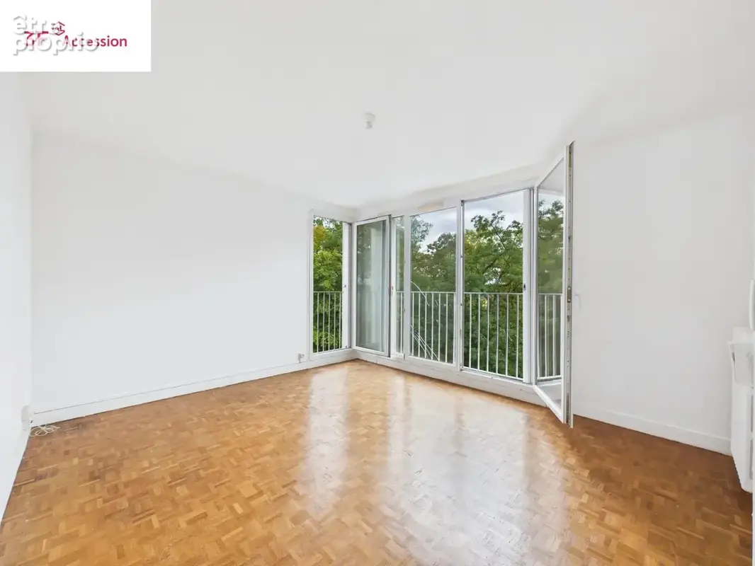 Photo Appartement à Saint-Cyr-L'ecole au prix de 170 380€