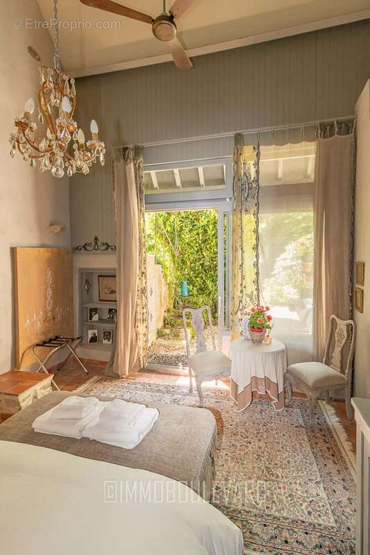 À vendre, Maison de charme à Boussac (23) vue château - photo 17
