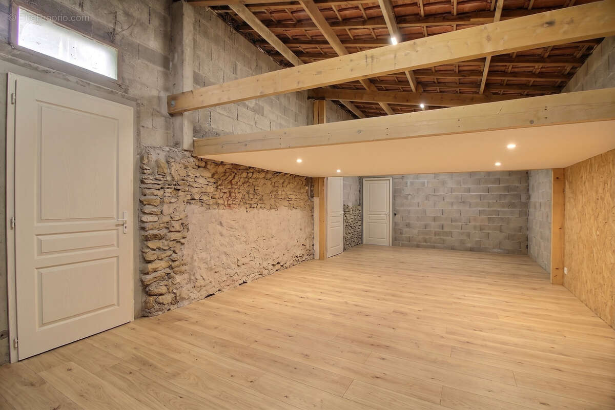 A vendre - chaumes en retz - maison de plain-pied rénovée et a finir de renover - 140 m2 environ - 5 pieces - - photo 15
