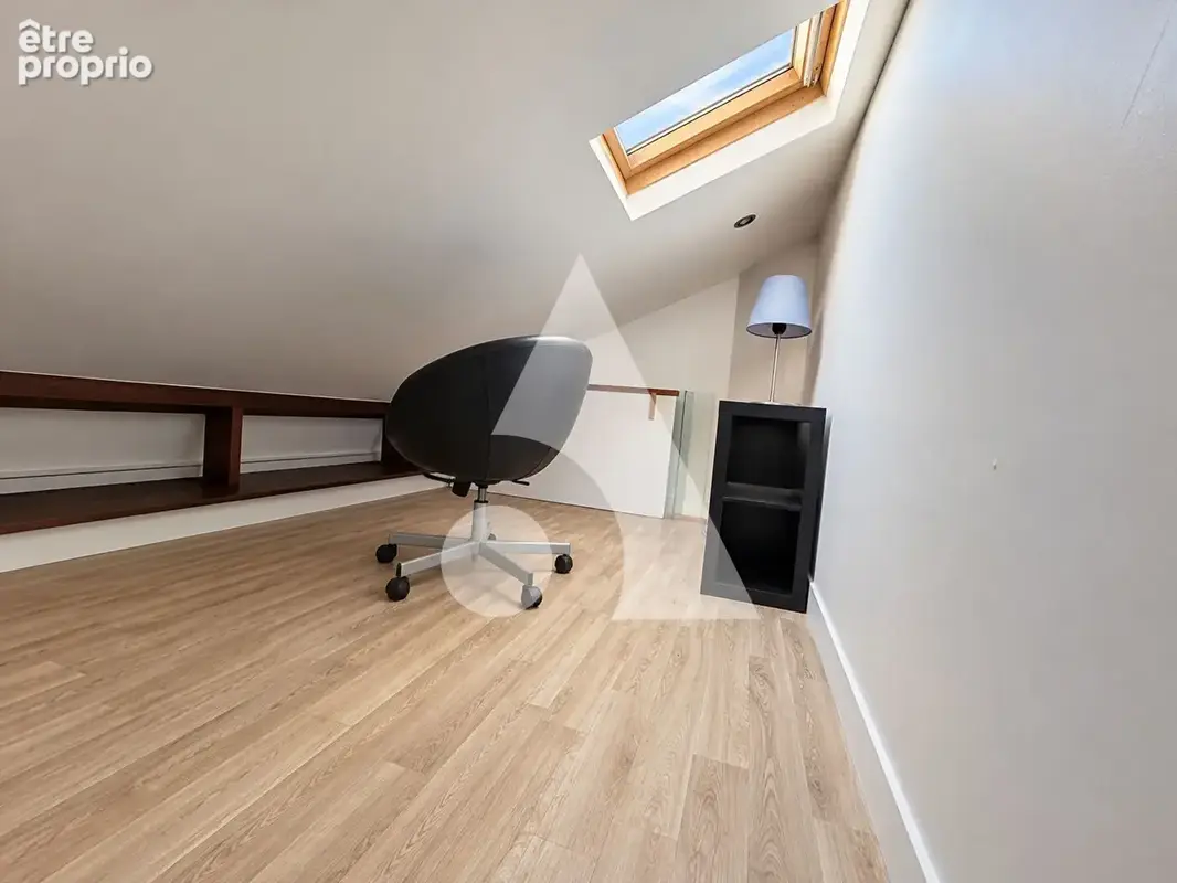 Beau duplex lumineux en dernier étage, Proche Paris - photo 14
