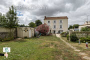 Maison à MOUZEUIL-SAINT-MARTIN