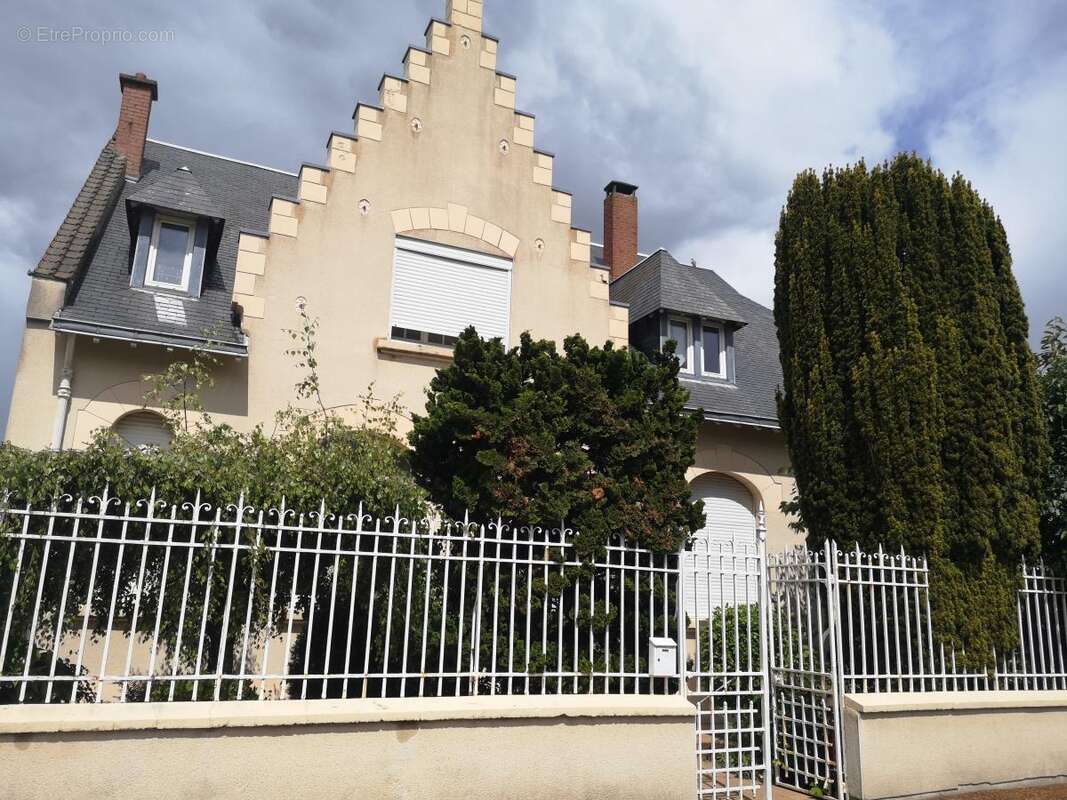 Maison 235 m² à Hermies  - photo 2