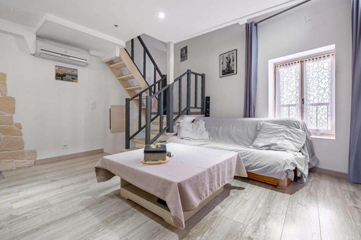 Appartement à BOUYON