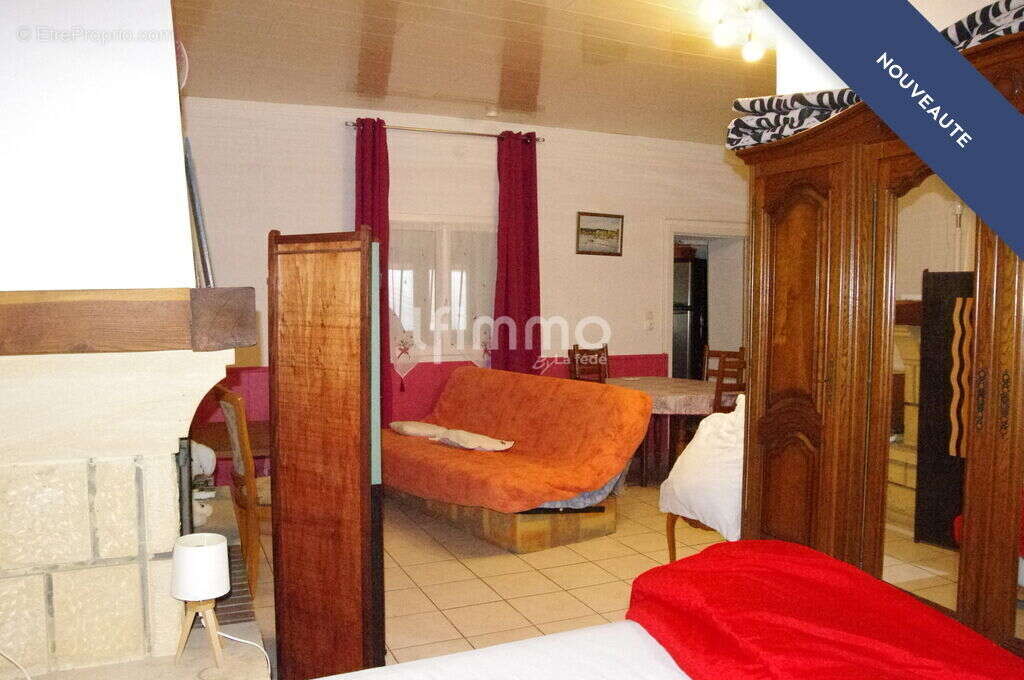 Maison à VENDAYS-MONTALIVET