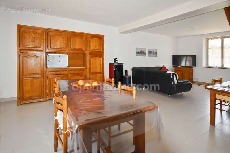 Maison à TREMBLAY-LES-VILLAGES