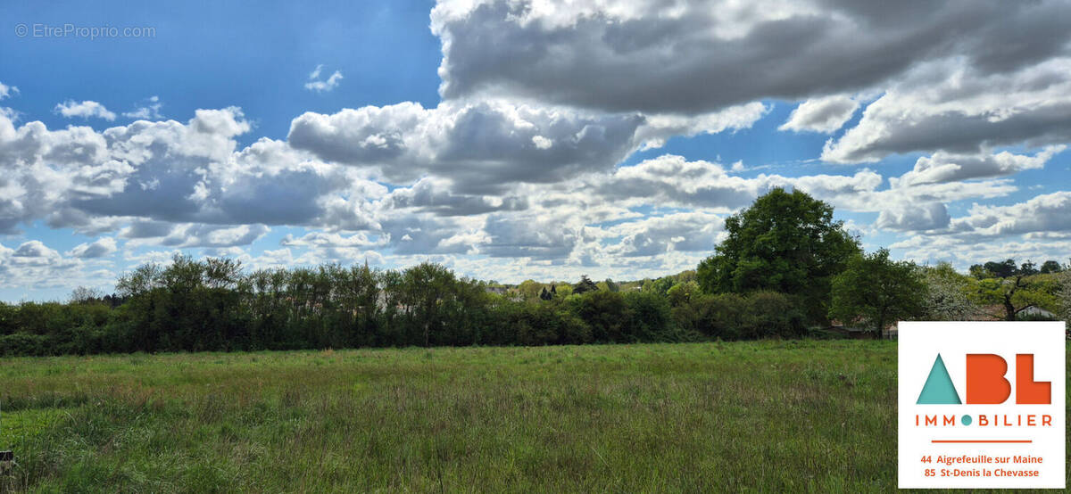 Terrain à CHAVAGNES-EN-PAILLERS