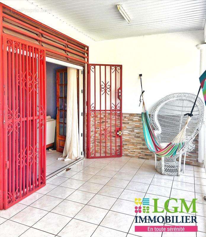 Maison à REMIRE-MONTJOLY