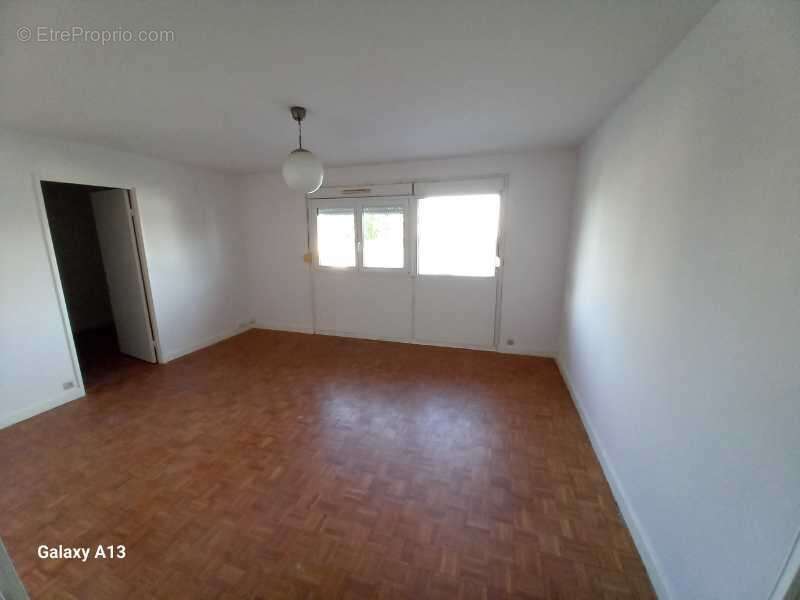 Appartement 66 m² à Cravanche  - photo 4