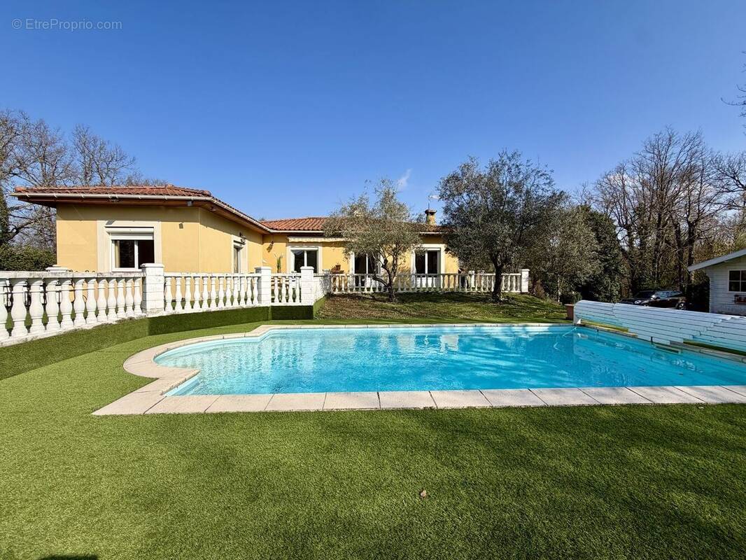 Maison à LA SALVETAT-SAINT-GILLES