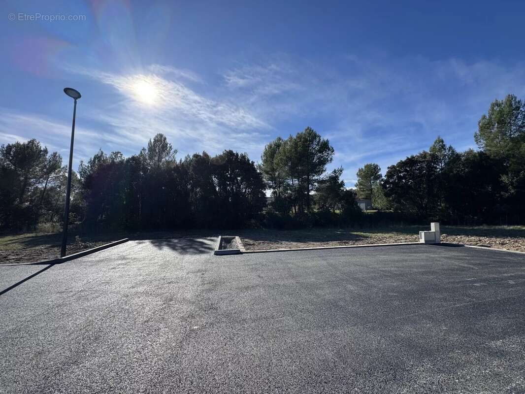 Terrain à SAINT-BAUZILLE-DE-MONTMEL