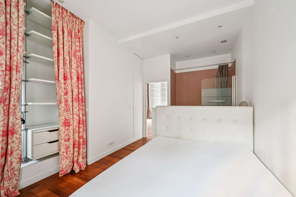 Appartement à PARIS-14E