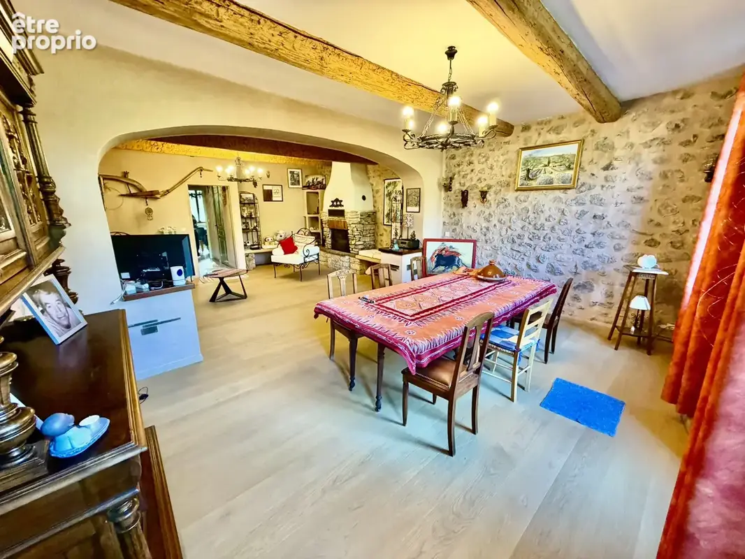 Maison de village avec grand garage et terrasse - photo 5